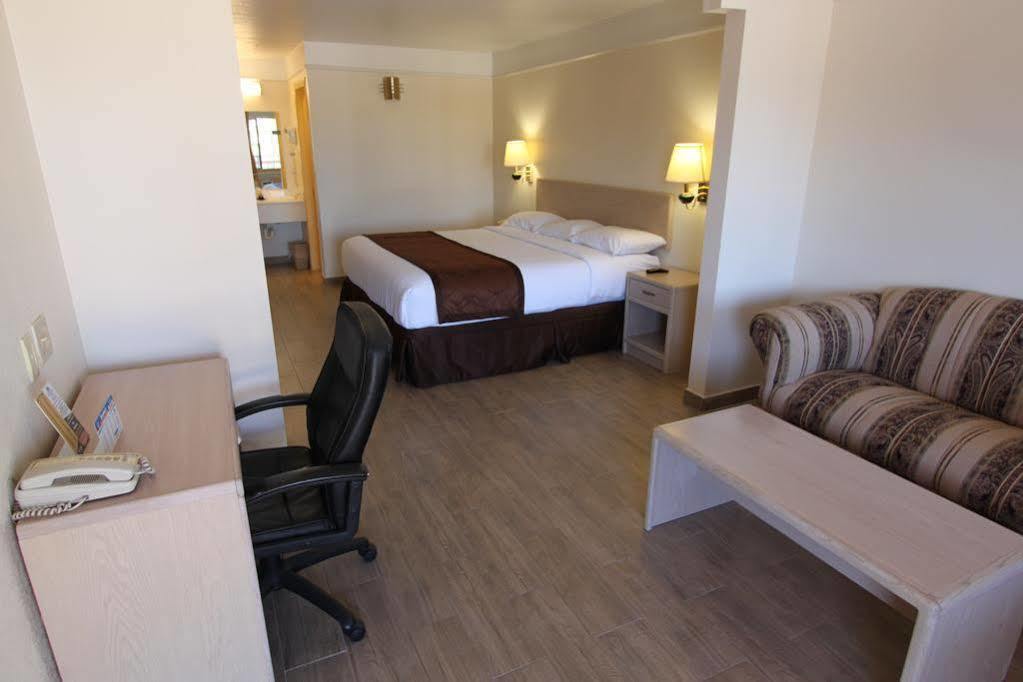 Texas Inn & Suites Pharr/San Juan Extérieur photo